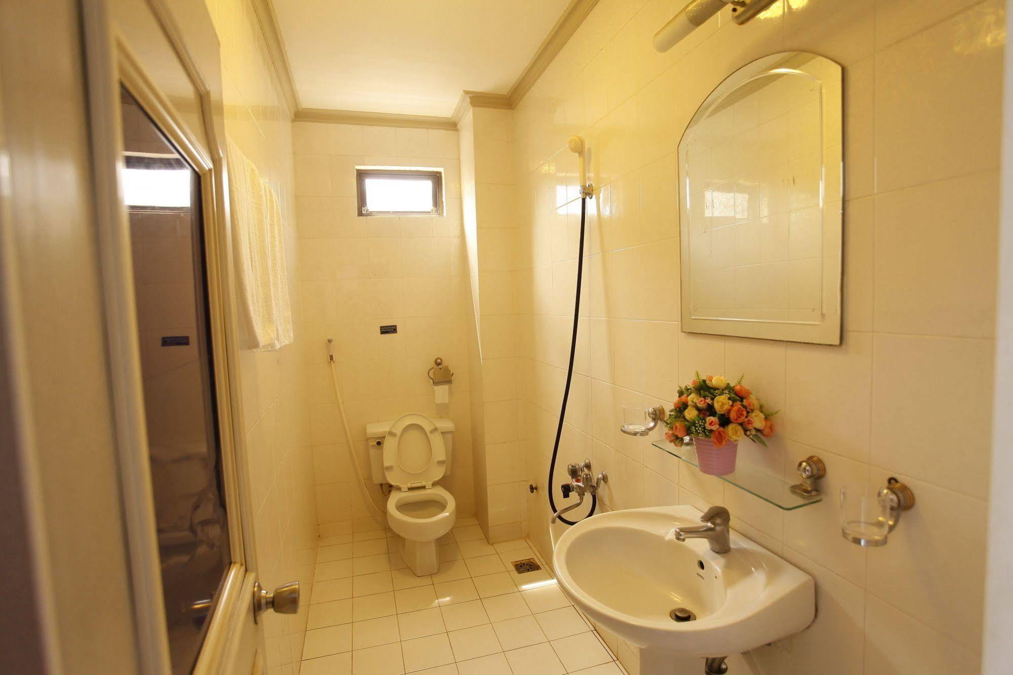 Khách sạn Madam Cuc 3*